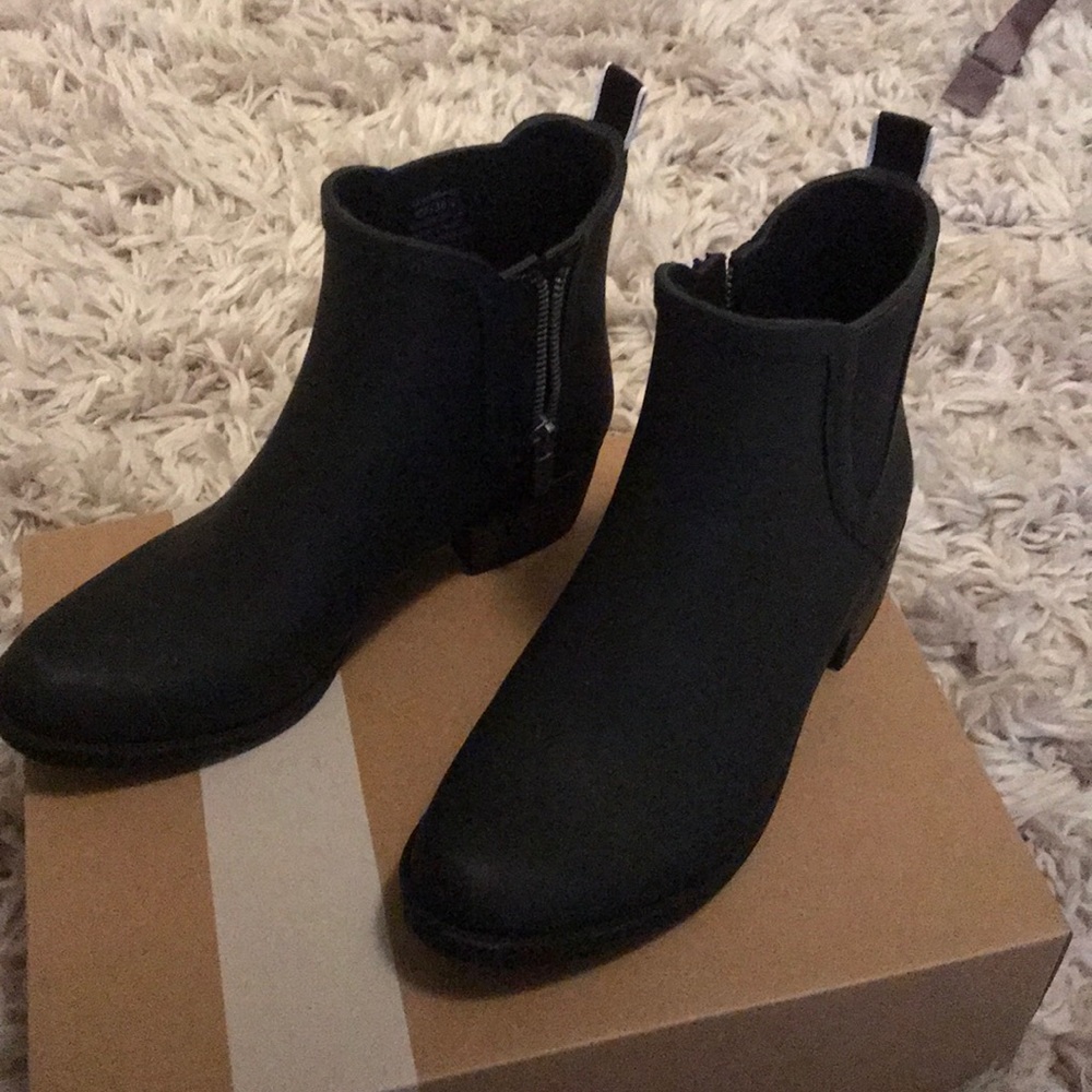 Lucky Brand- Black short rain boots